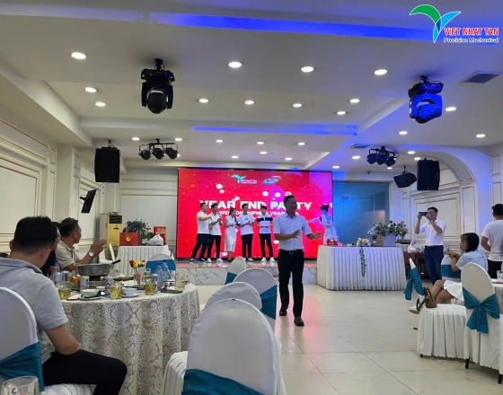 VIỆT NHẬT TÂN TỔ CHỨC YEAR END PARTY VÀ TẶNG QUÀ TẾT CHO CBCNV